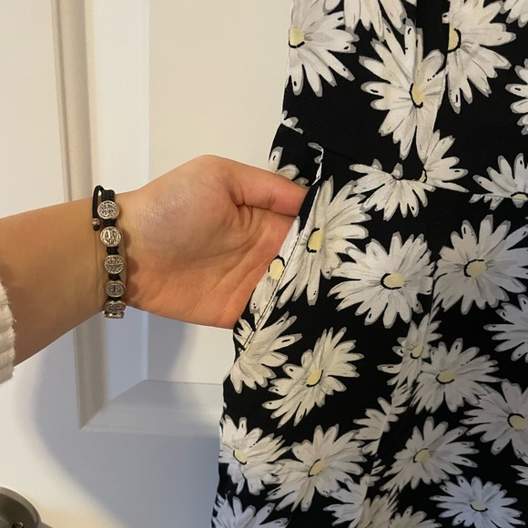 Daisy Dress with Keyhole Back - Picture 3 of 3